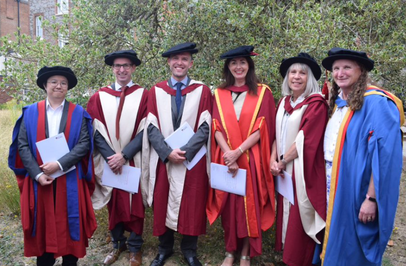 NEWS – Institute of Education’s PhD and EdD graduates formally graduated at the graduation ceremonies