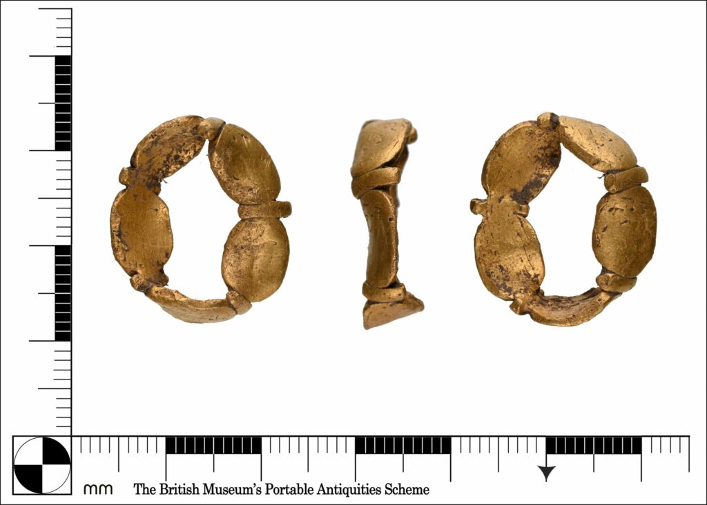 A round gold finger ring. Full description at https://finds.org.uk/database/artefacts/record/id/1090826