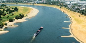 Photo of a coal barge on the river Rhine